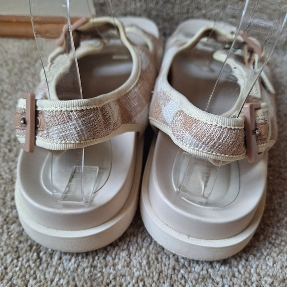 Charles And Keith Womens Tan/Cream Gingham Platform Buckle Sandals Size 41 (11) - Picture 6 of 10